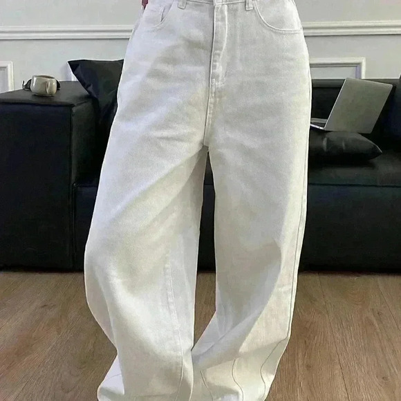 White Casual Women's Solid Color Loose Denim Pants - Picture 4 of 9